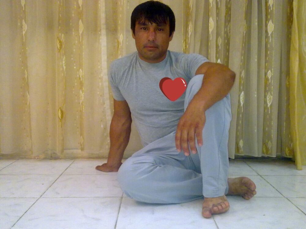  24581815  Akbar, 44 ,    