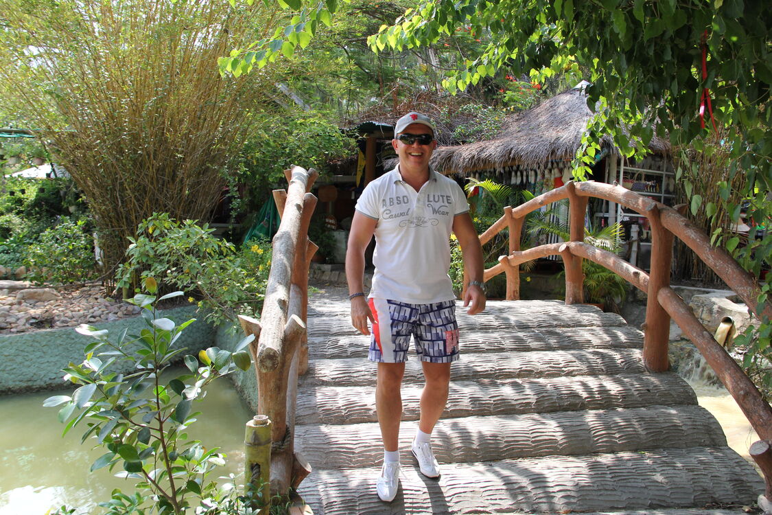  ,   Alex, 53 ,   , 