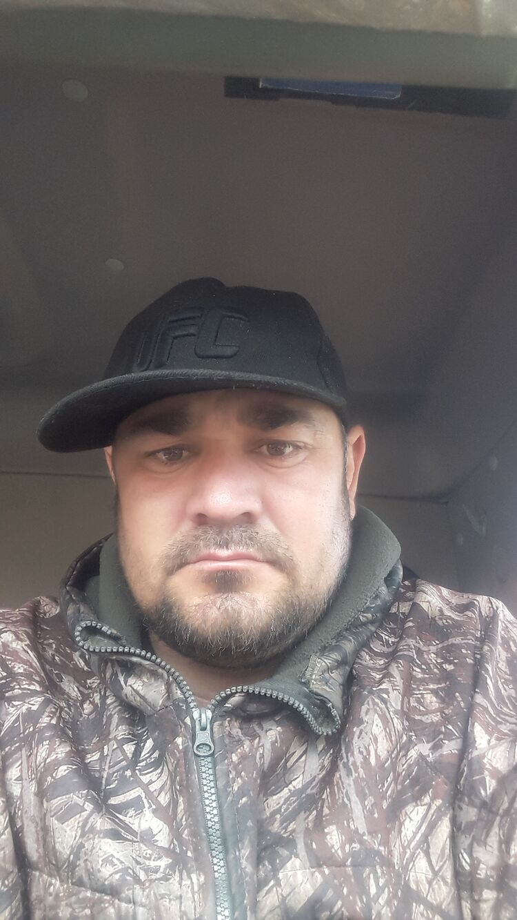  27085235  Ali, 37 ,    