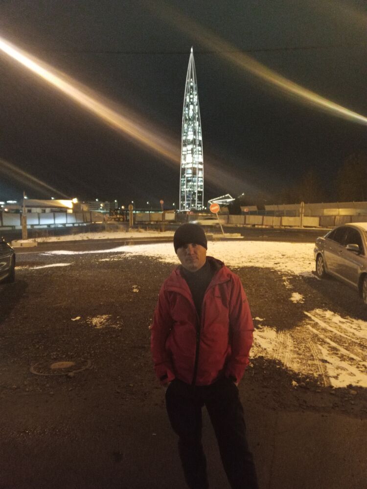  38905105  Valery, 43 ,    -