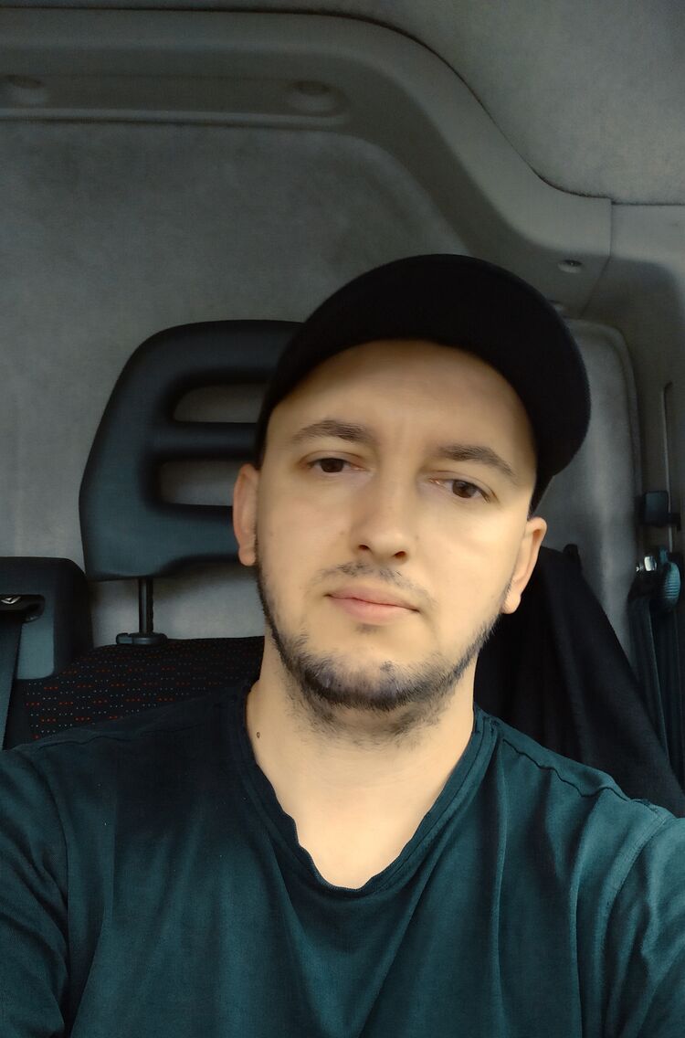  46778165  Andriy, 32 ,    
