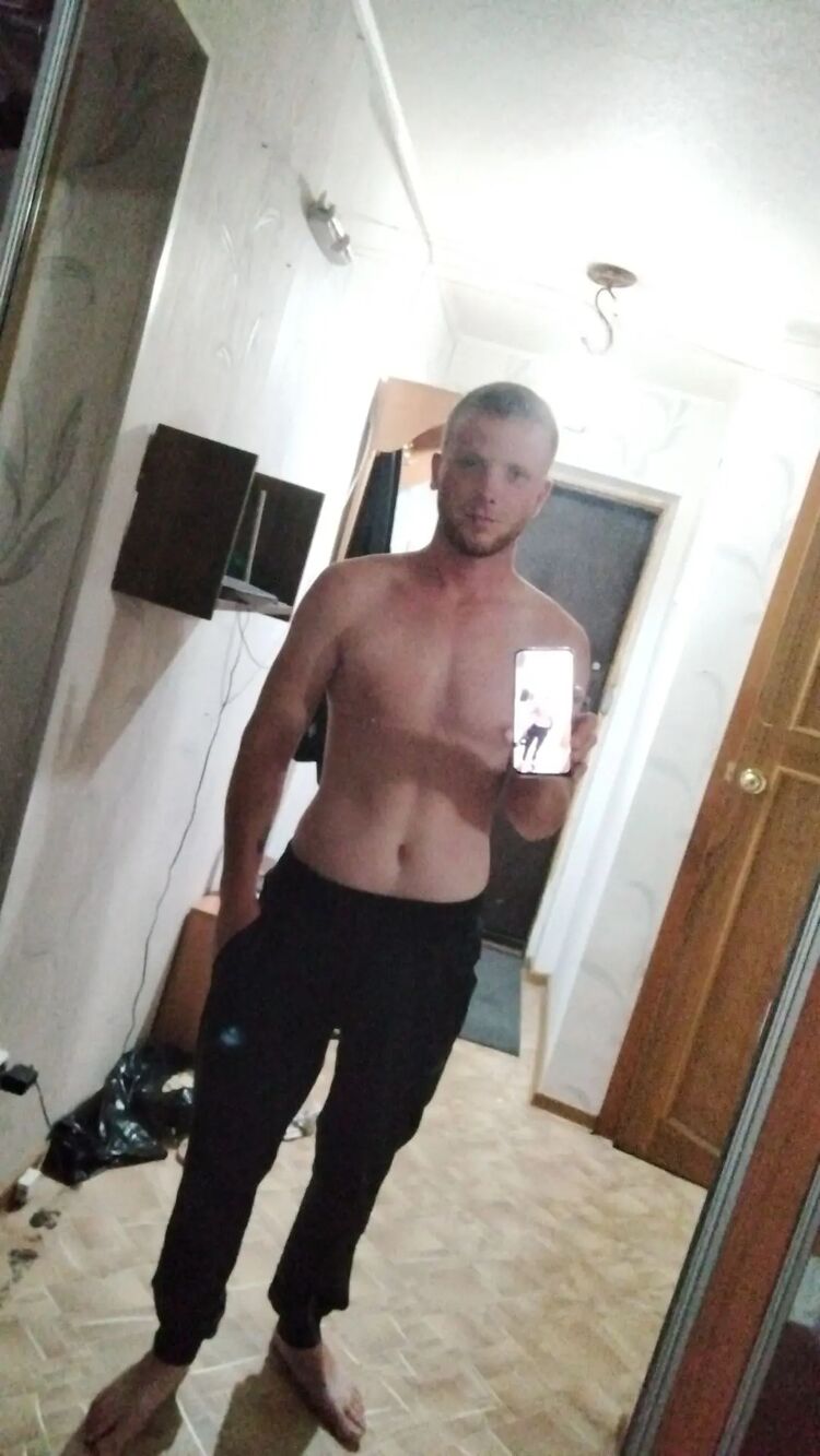  43861325  Pavel, 26 ,    