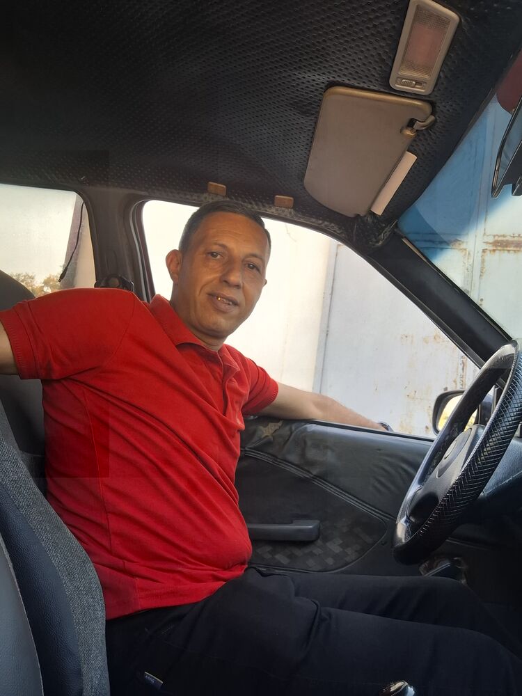  53370705  Aqil, 45 ,    