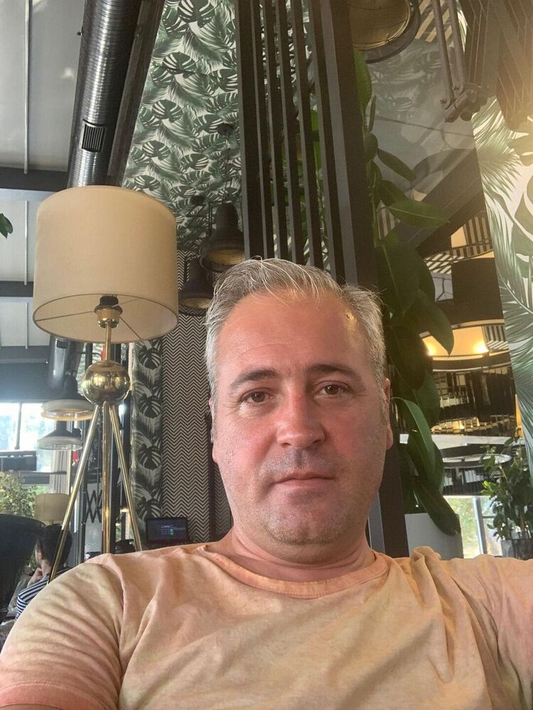  46352515  Ersin, 44 ,    