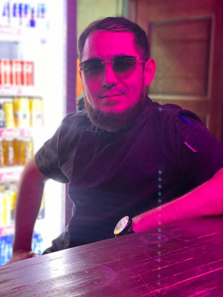  ,   Komil, 35 ,   ,   