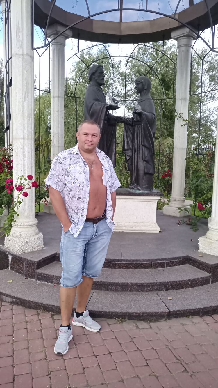  38503055  Vladimir, 42 ,    