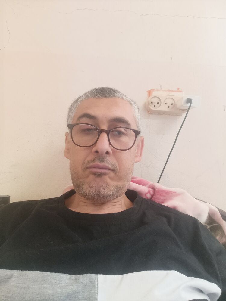  51666975  , 44 ,    --