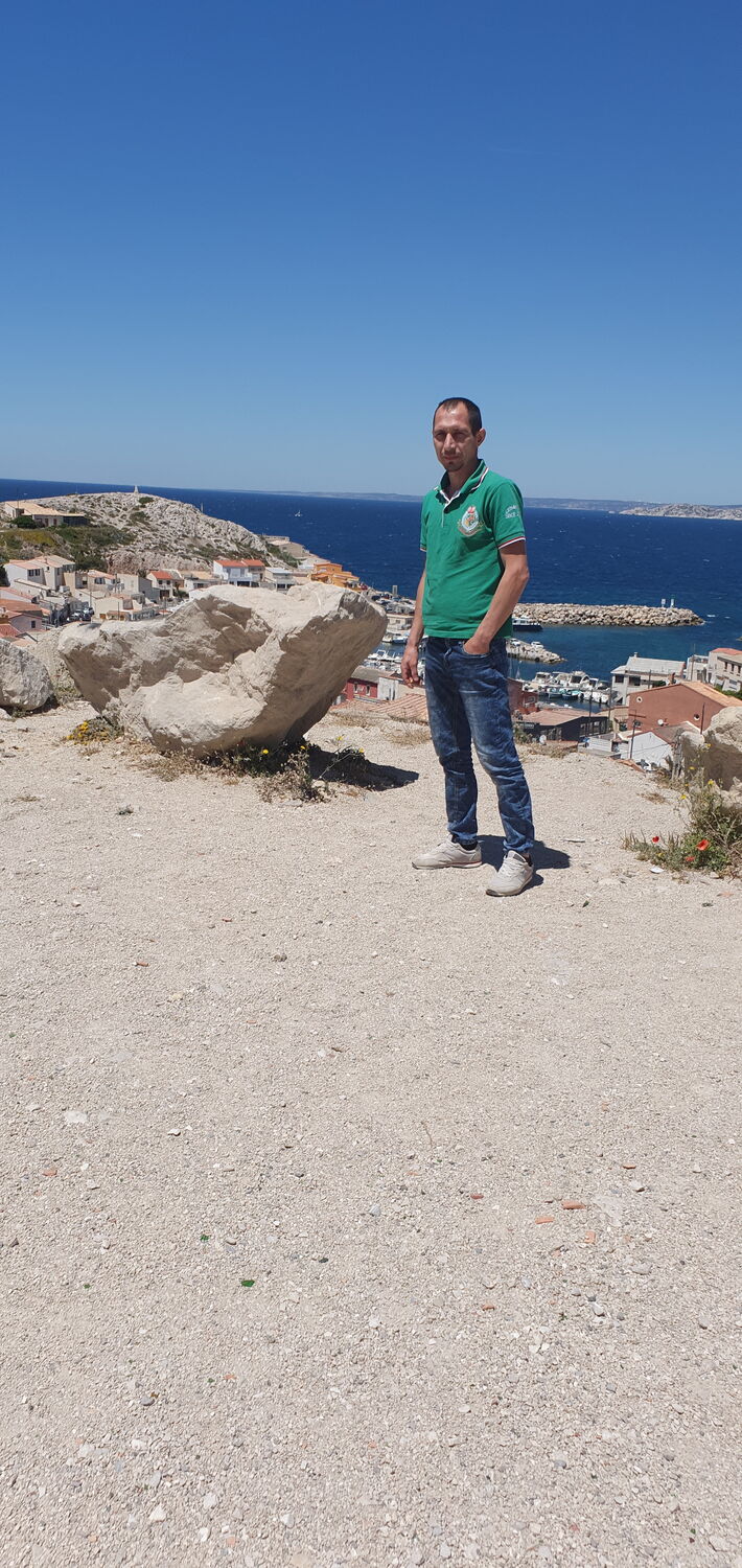 28397215  Sergiu, 38 ,    