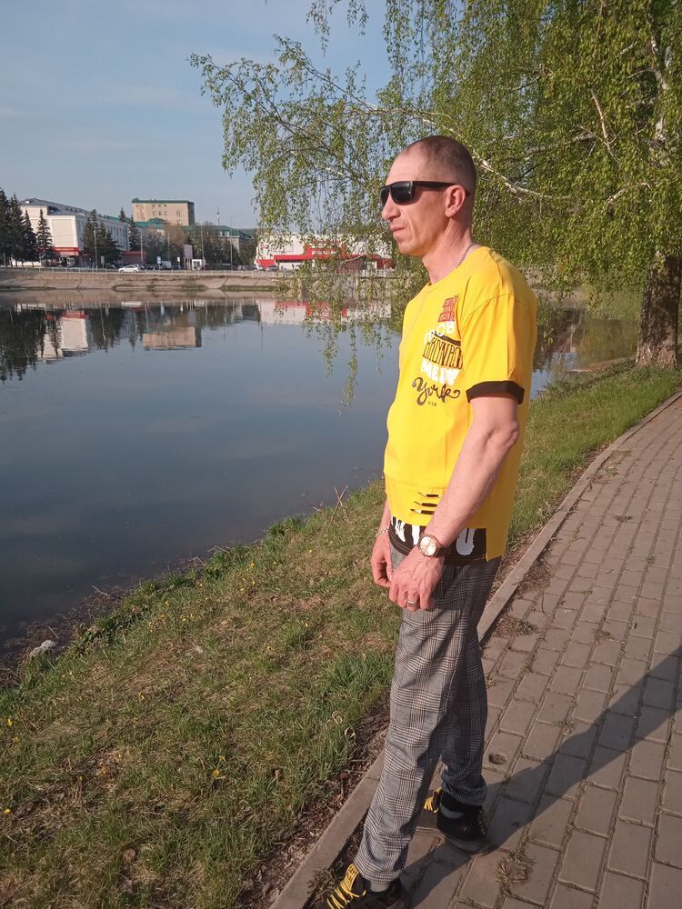  34536445  Anton, 43 ,    