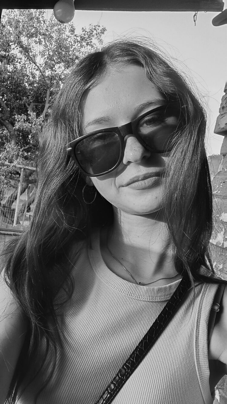  52041745  Irina, 18 ,    