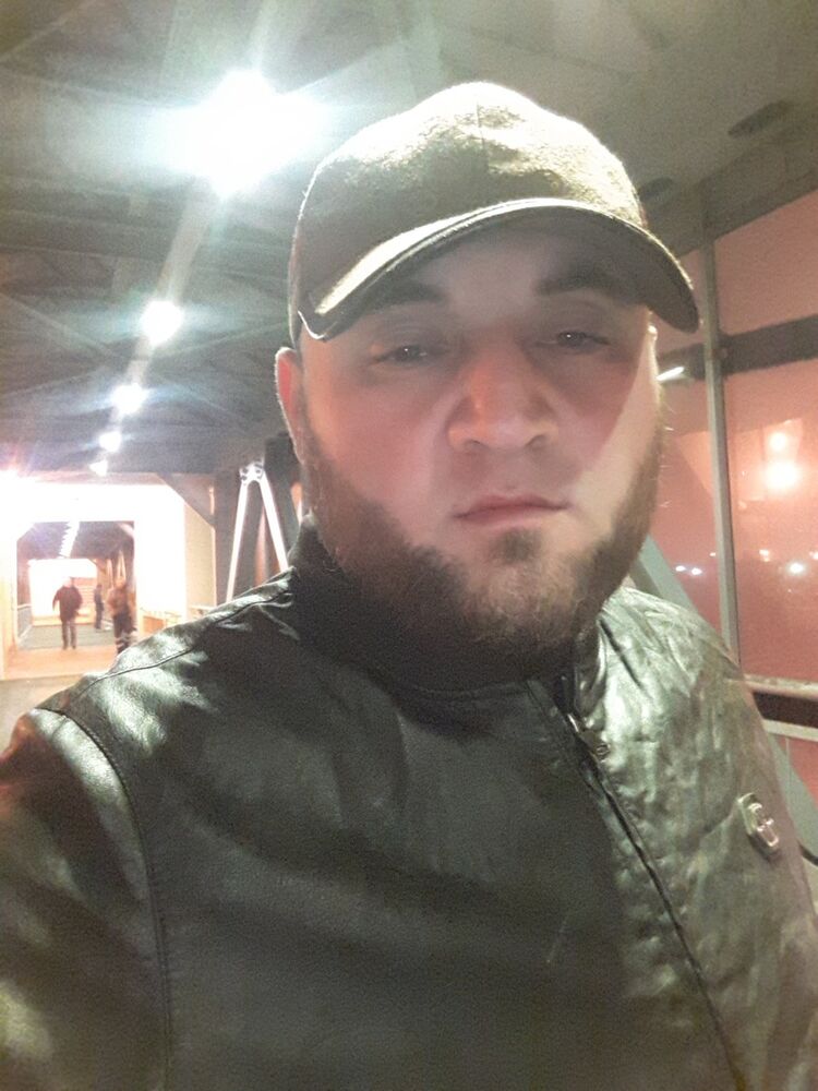  15711125  Artur, 39 ,    Bielany Wroclawskie