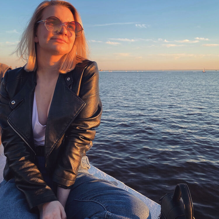  30291975  , 27 ,    -