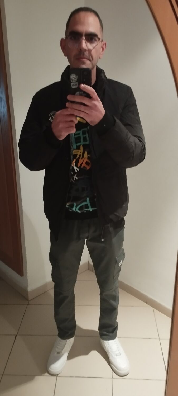  ,   Ahmed, 42 ,   ,   