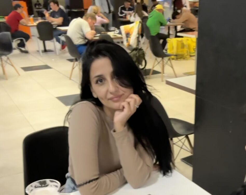  37023055  , 30 ,    -