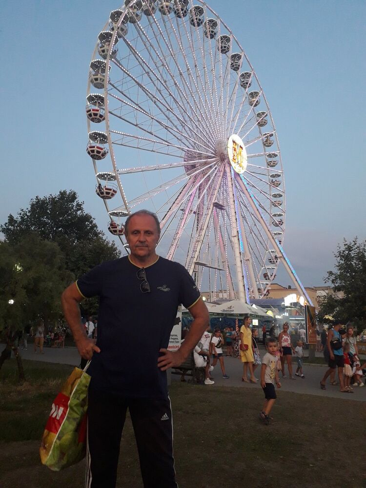  19206795  Yevgeniy, 59 ,    