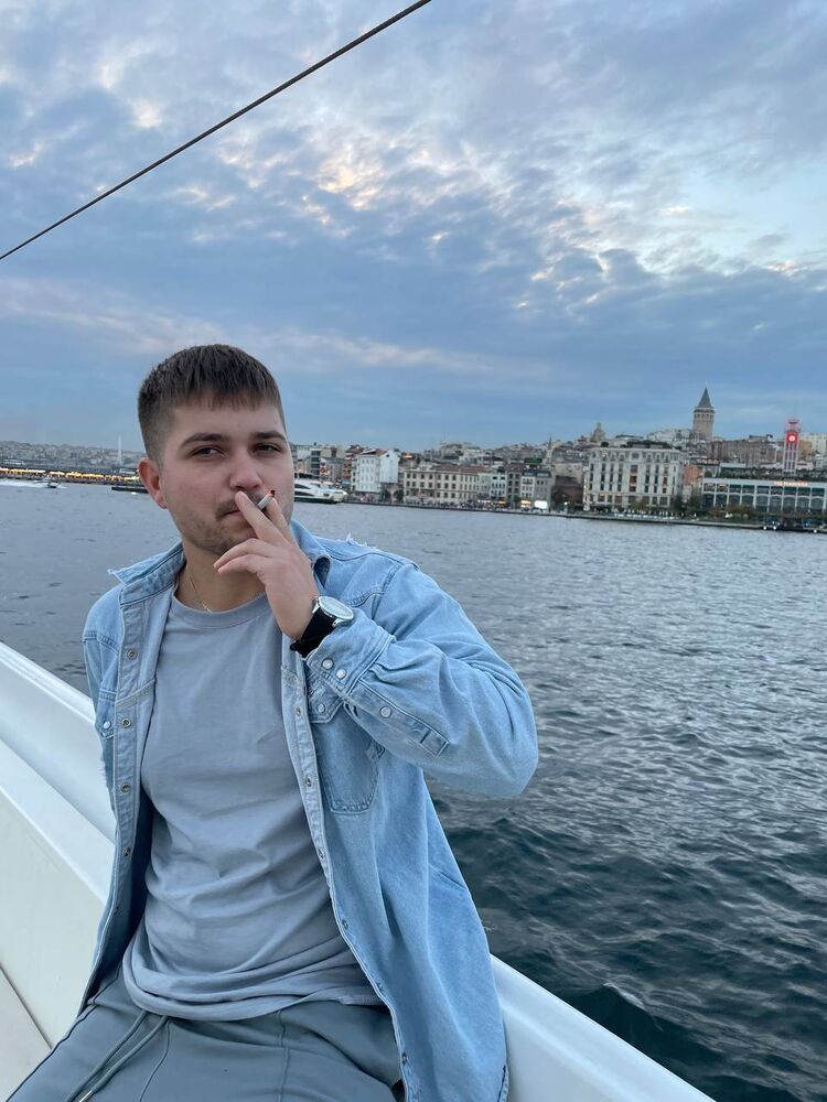  54599125  Gheorghe, 22 ,    