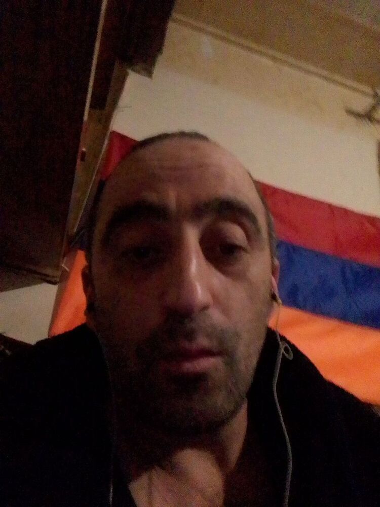  ,   Armen, 40 ,   ,   
