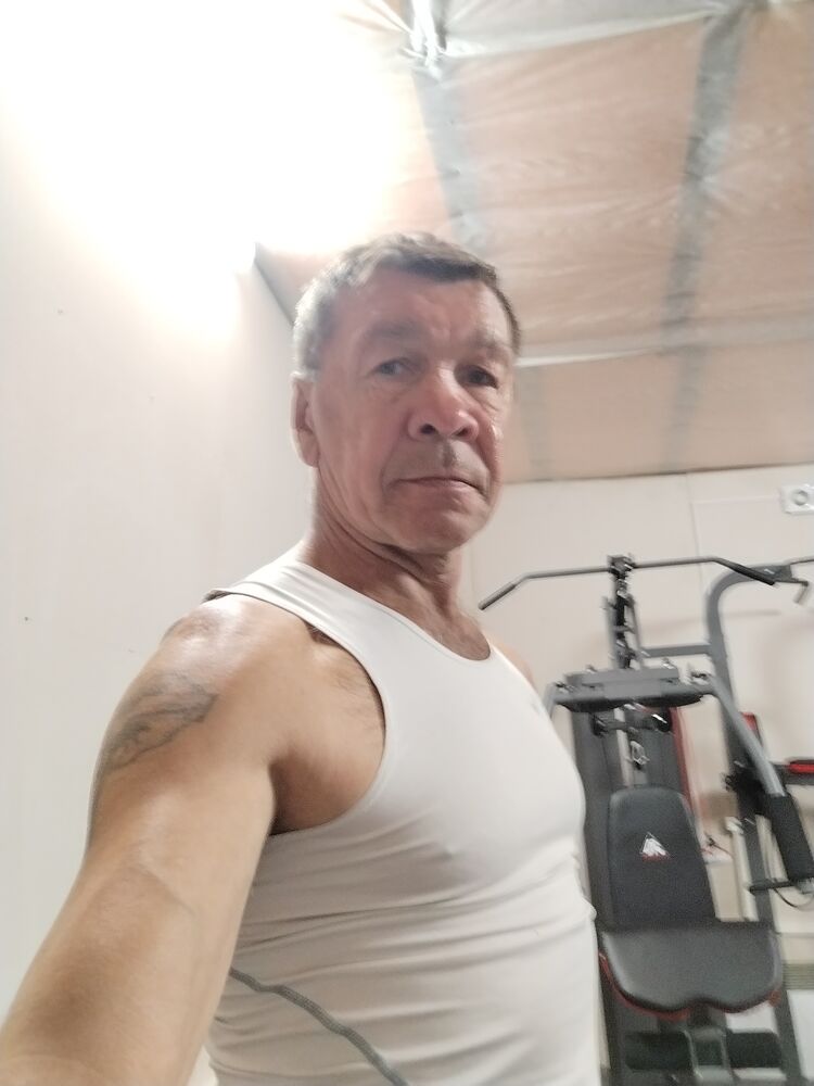  44842145  Sergey, 58 ,    