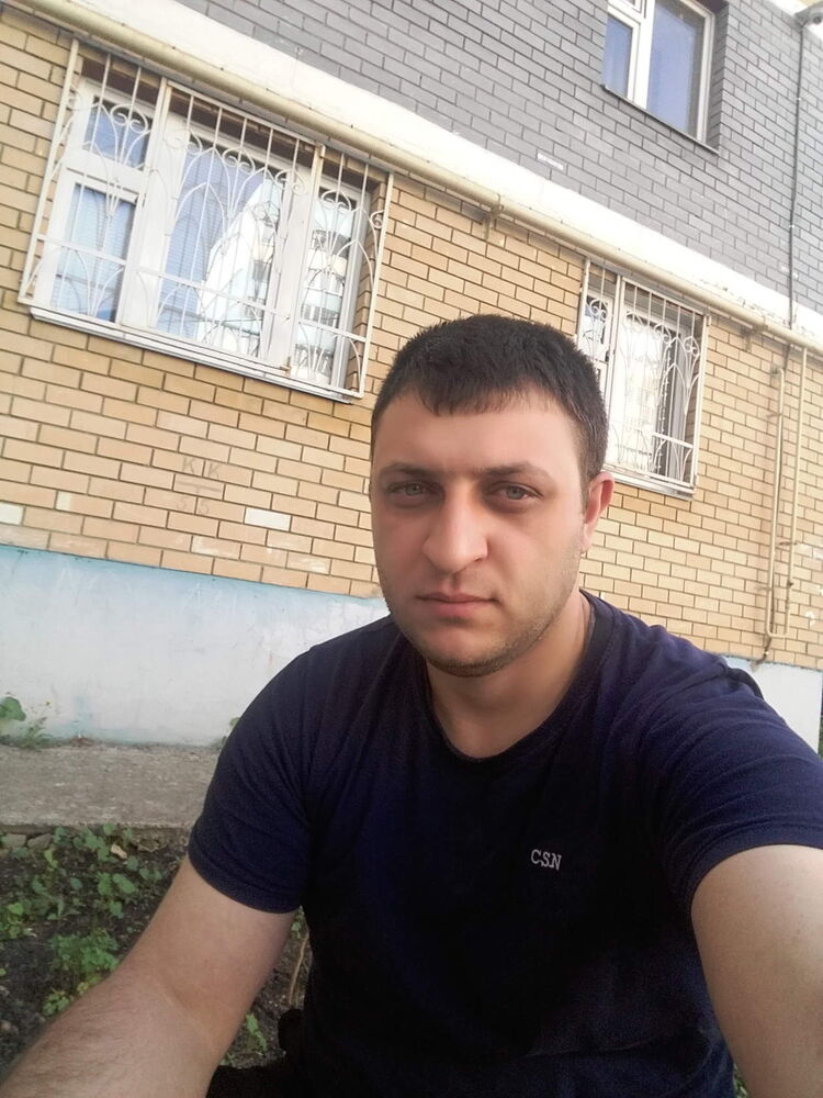  54012415  Artur, 37 ,    