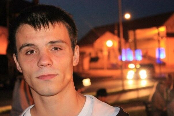  ,   Alex, 32 ,   