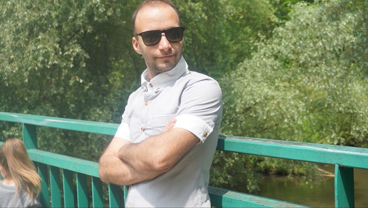  53221095  Revizor, 38 ,    