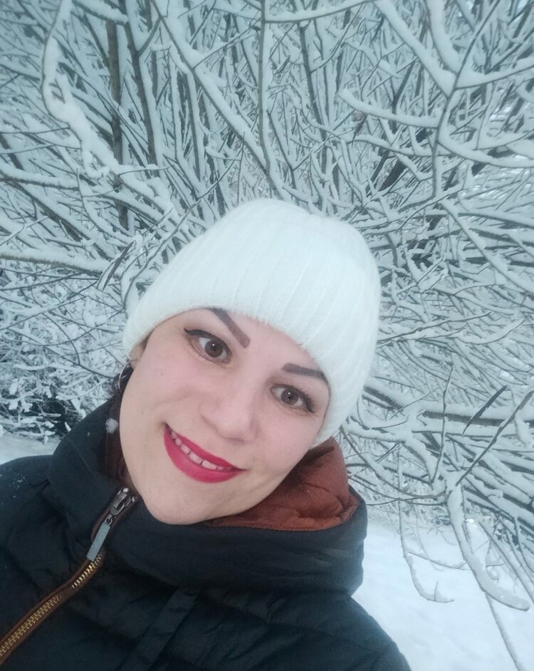  41242205  Elena, 41 ,    