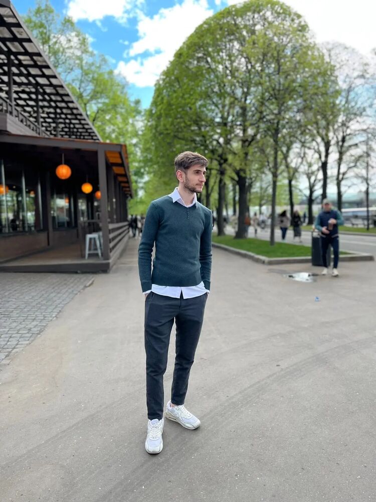  27034765  Hayk, 28 ,    