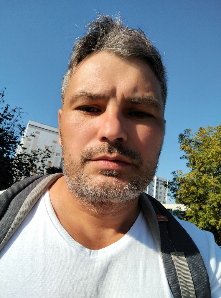  46813525  , 40 ,     