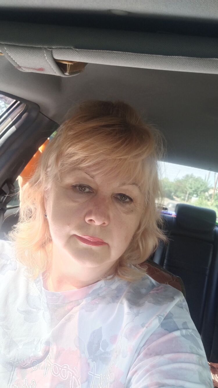  37356365  Emma, 57 ,    