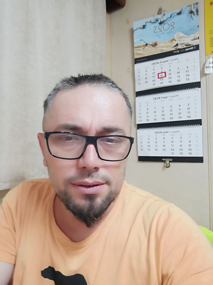  35602385  , 37 ,    