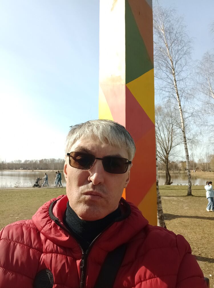  33900525  Anton, 42 ,     