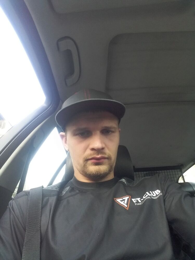  18858495  Adidas, 33 ,    