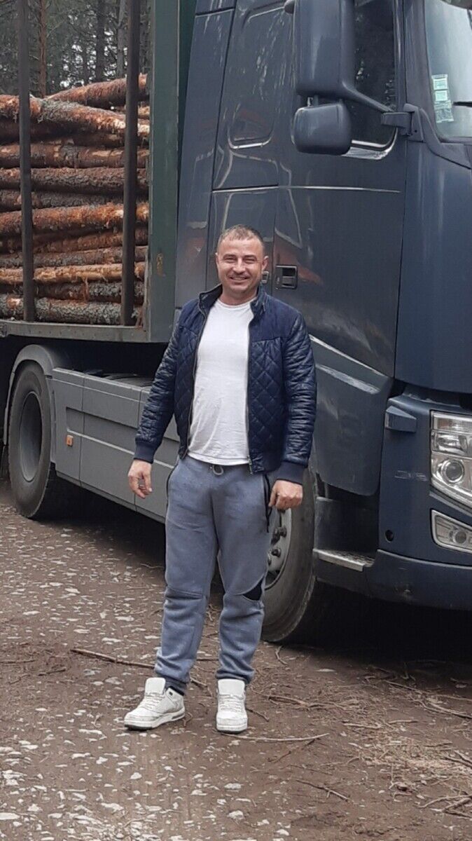  22198275  Nicolai, 45 ,    