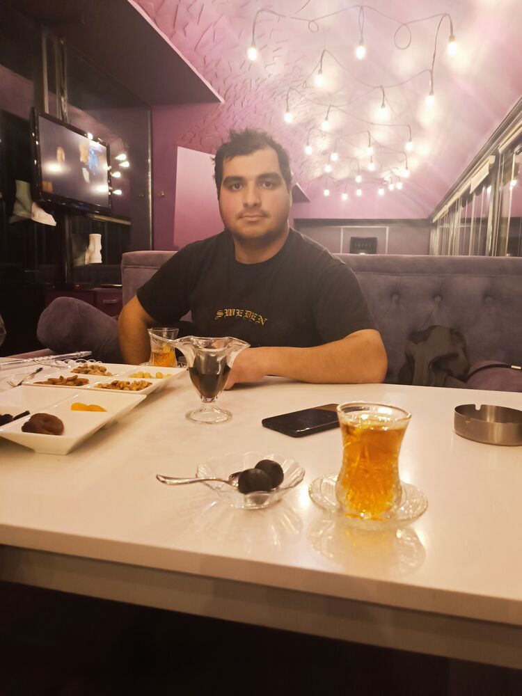  26168855  Adilronaldo, 29 ,    