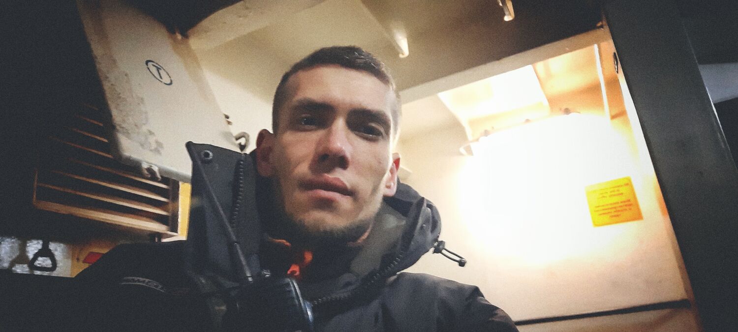  33205815  Maxim, 34 ,    