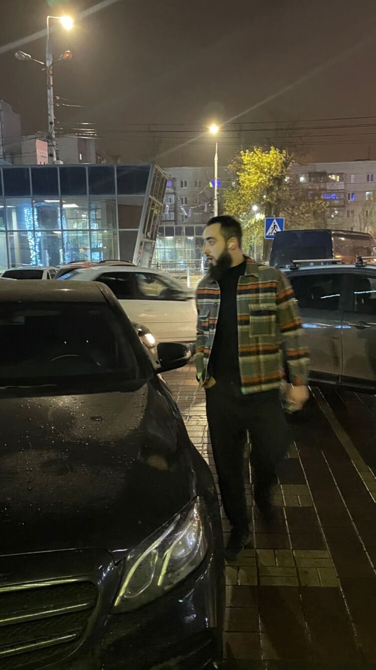  39624725  Halid, 30 ,    