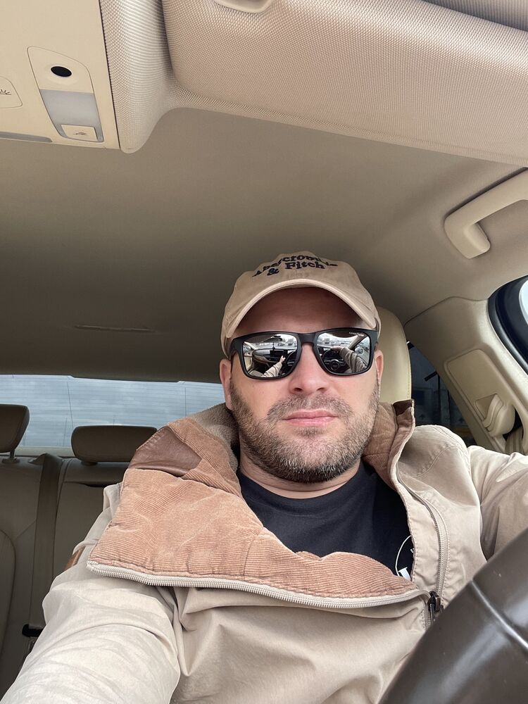  ,   Alex, 35 ,   ,   