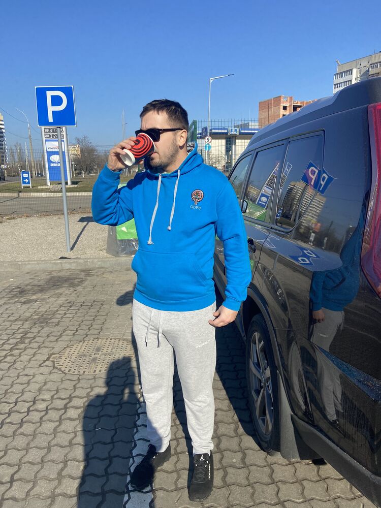  29808525  Maks, 33 ,    