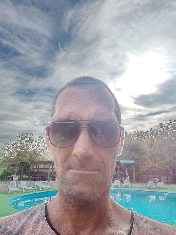  46087855  Witali, 41 ,    