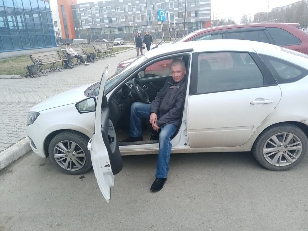  46774025  Vadim, 53 ,     
