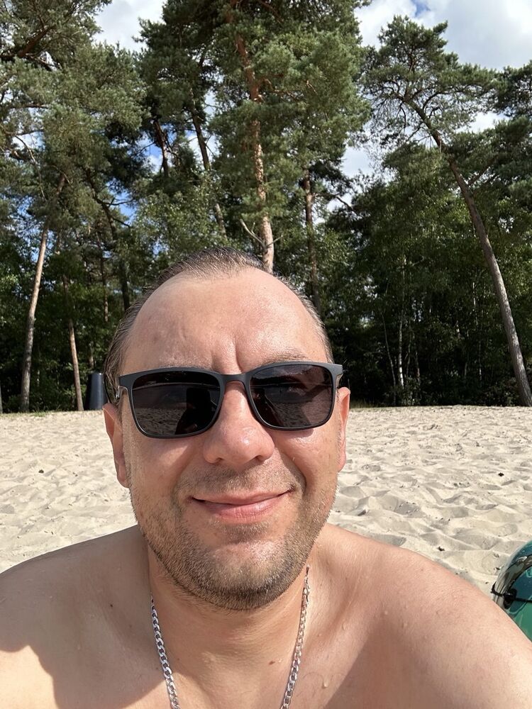 ���� 51550235 ������� �����, 44 ����, ���� ���������� � Saint-Denis