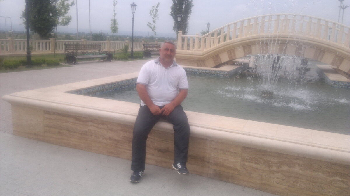  7124305  Timur, 52 ,    