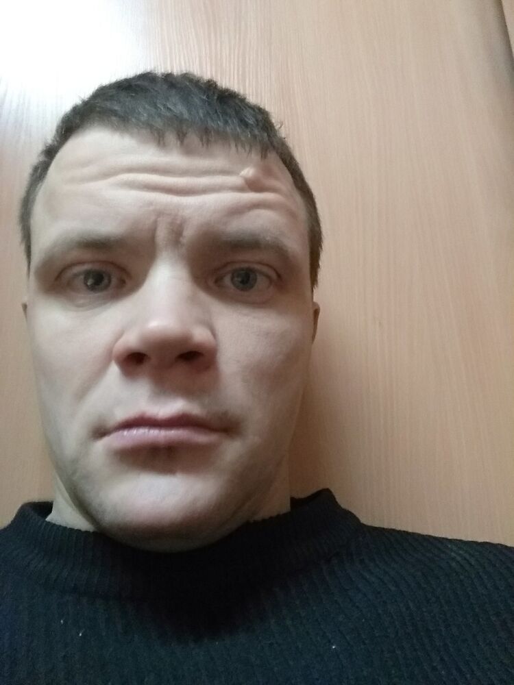  18324675  Sergei, 39 ,    