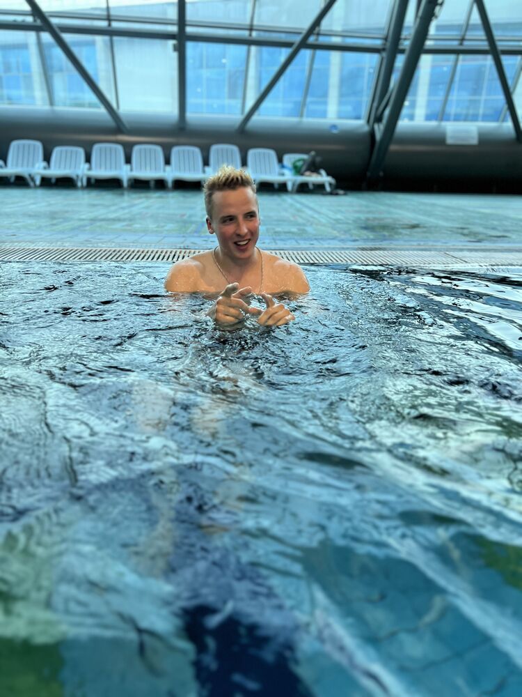  ,   Vladislav, 29 ,   ,   