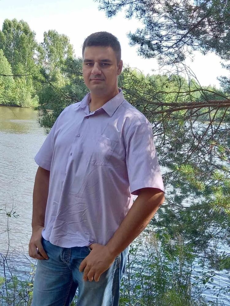  47624585  Tim Nadzafow, 28 ,     