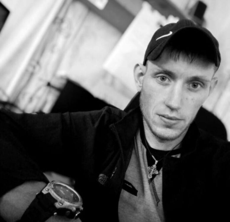  40113145  Nikolai, 29 ,    