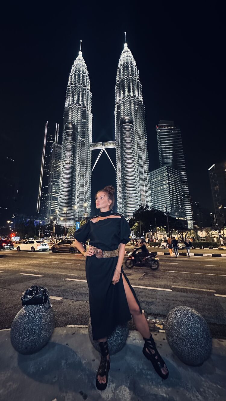  53780445  Anastasia, 37 ,    -