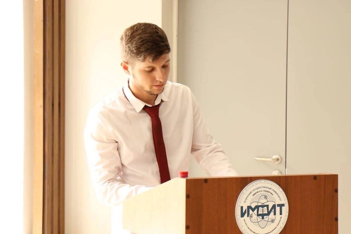  53864395  Deniev, 27 ,    