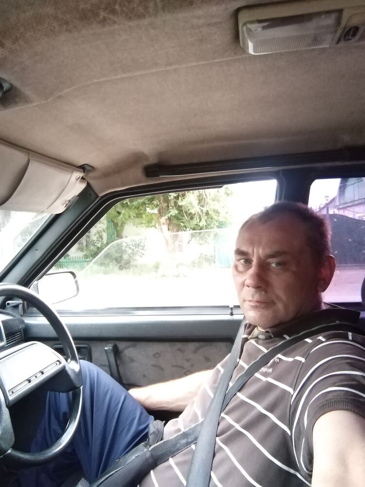  23218875  Ahdrei, 54 ,    
