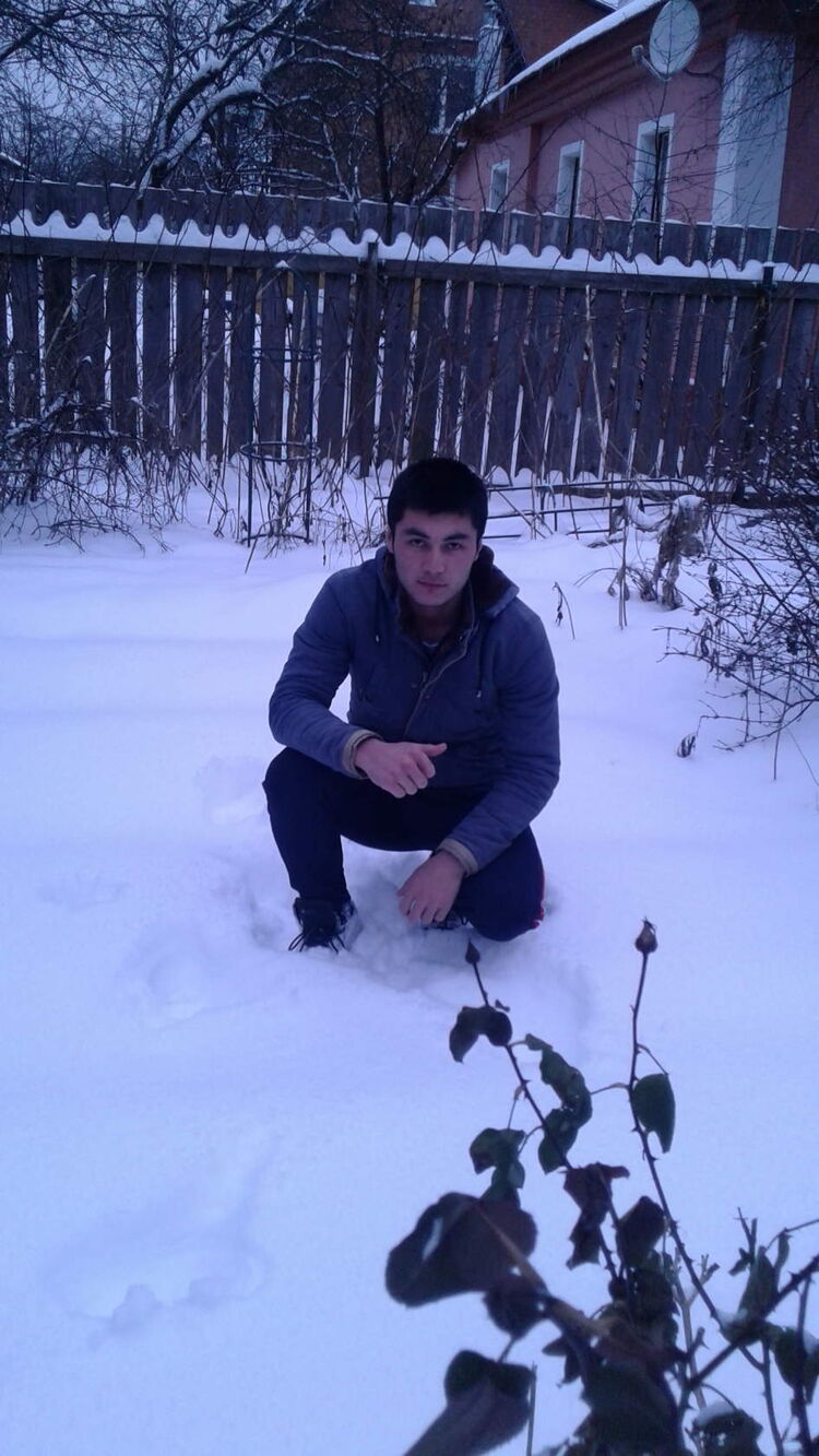  52348405  Azimjon, 29 ,    